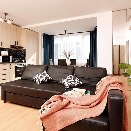 Enchanting Retreat - Historic Old Town - Pet-Friendly Haven - Steps From Unirii Bucharest Luaran gambar