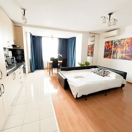 Enchanting Retreat - Historic Old Town - Pet-Friendly Haven - Steps From Unirii Bucharest Luaran gambar