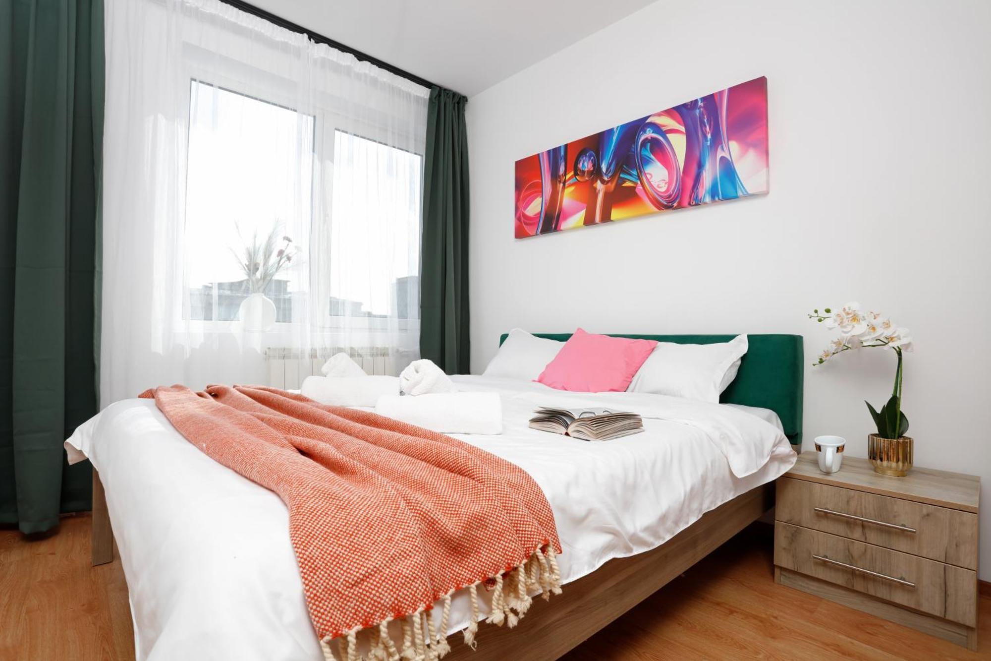 Enchanting Retreat - Historic Old Town - Pet-Friendly Haven - Steps From Unirii Bucharest Luaran gambar